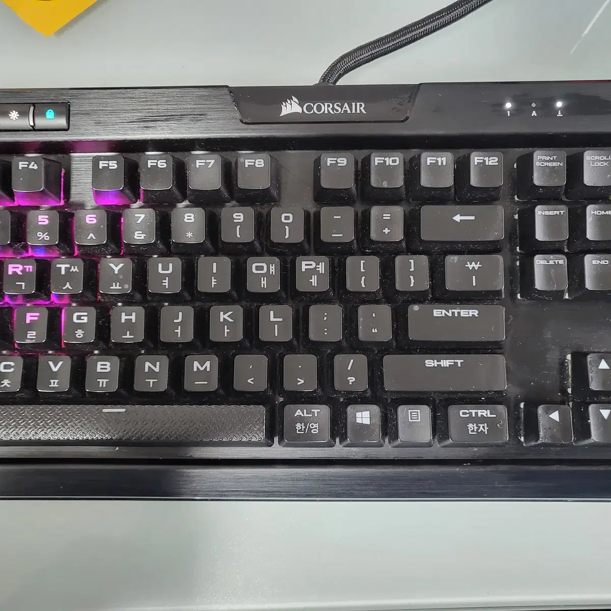 커세어 k70 mk2 저소음 적축 게이밍키보드 팝니다