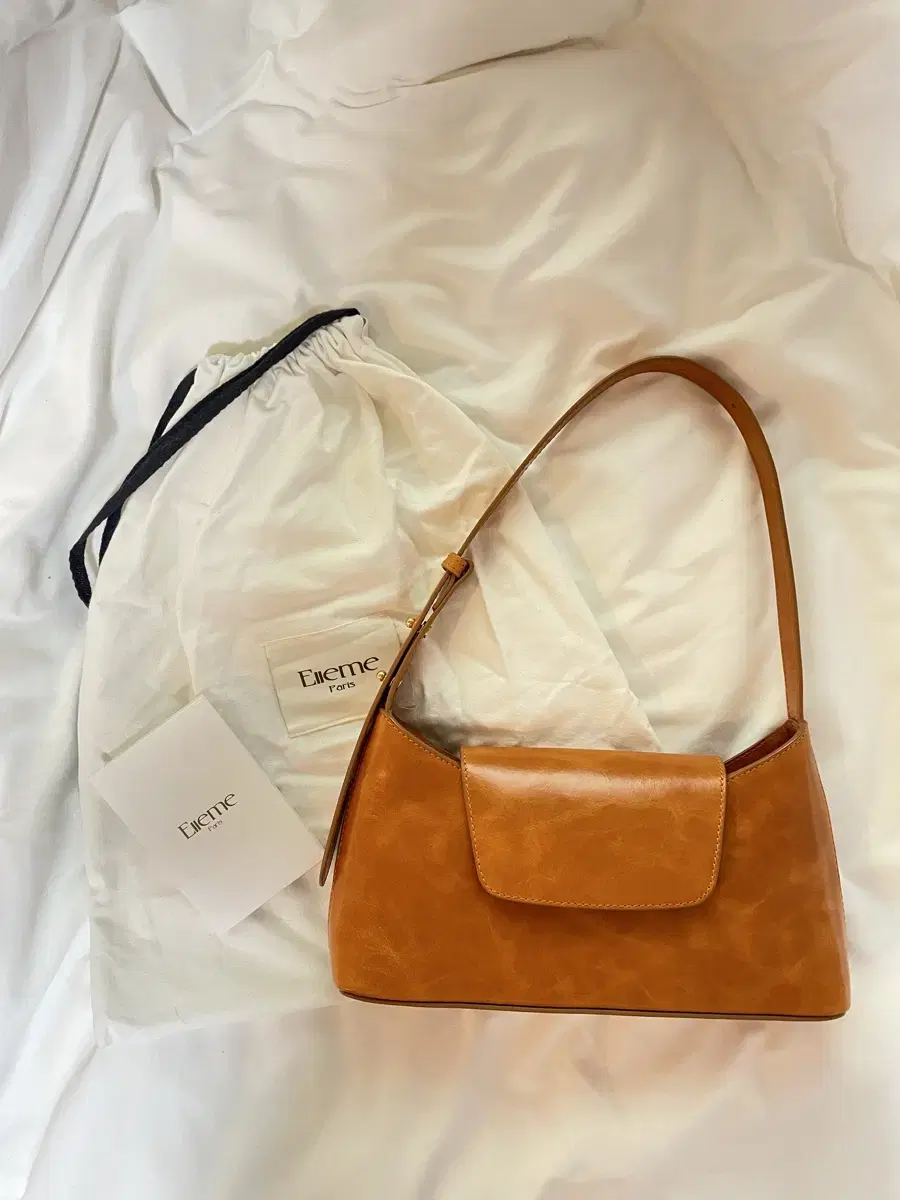 Elleme 엘렘 envelope shoulder bag