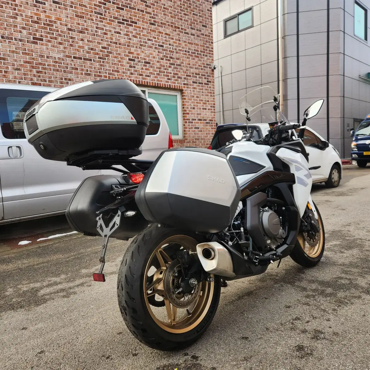 CFMOTO 650GT 23년식 상태양호한 매물 판매합니다~!