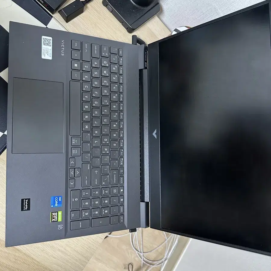 HP 빅터스16 게이밍노트북 Victus 16-d1121TX