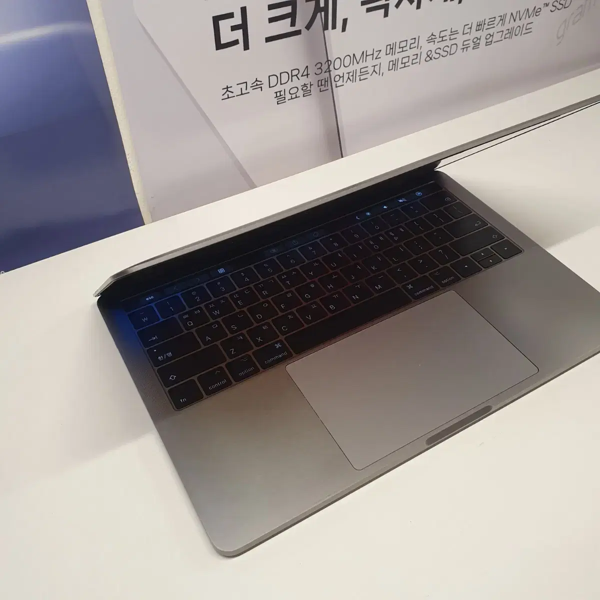 2016맥북프로 터치바 i5, ssd512GB, ram16GB 노트북