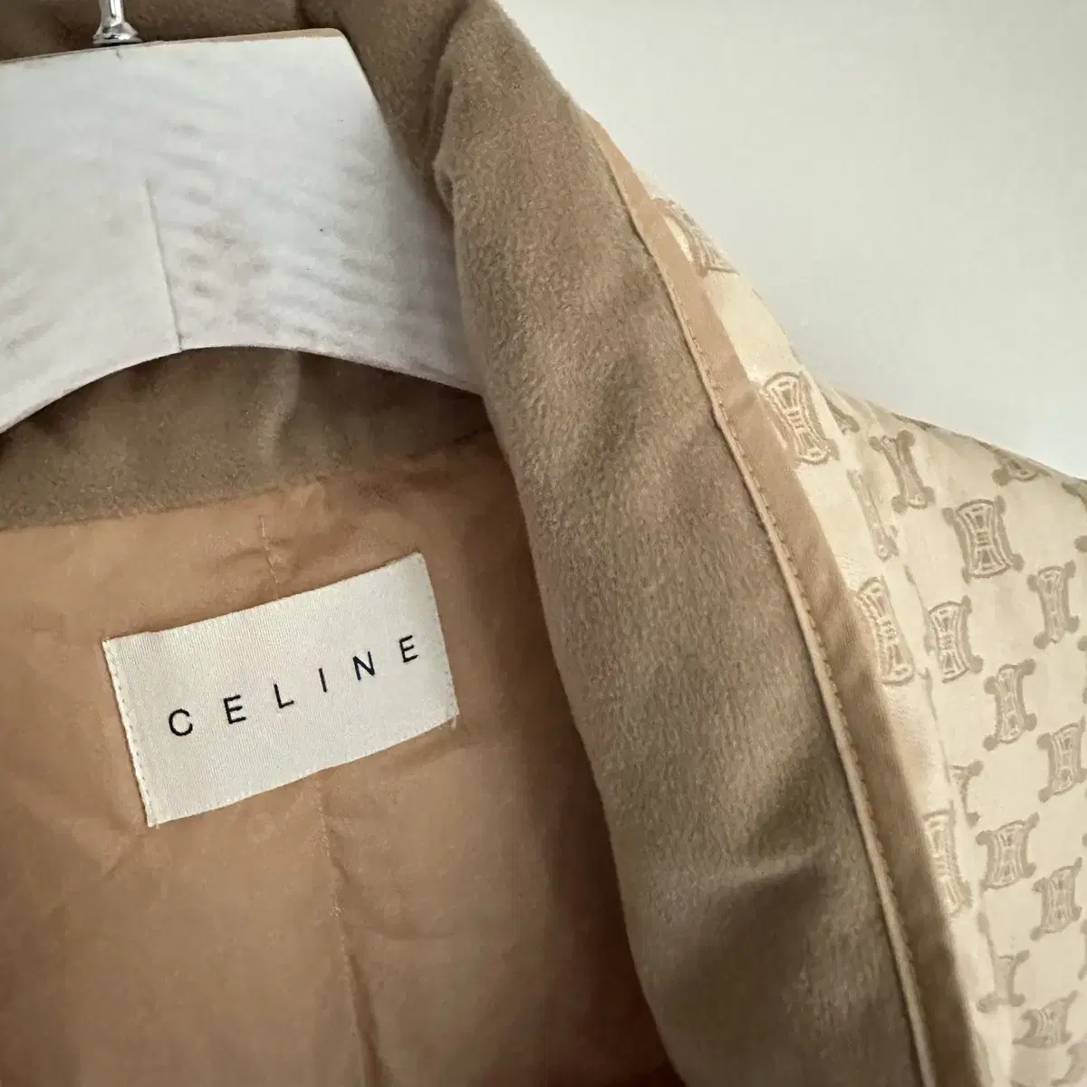 셀린느 celine 트리오페 트리옹프 로고 푸퍼 베스트 조끼