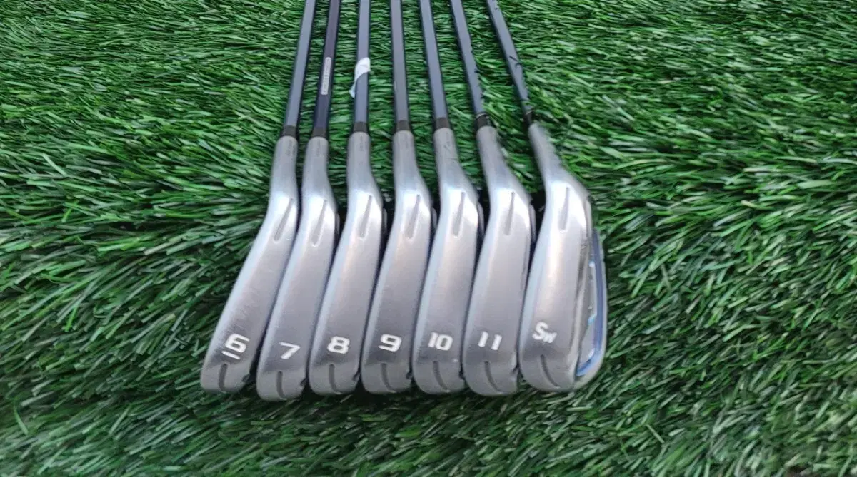 Women's Honma Beadle 535 Carbon Irons Set