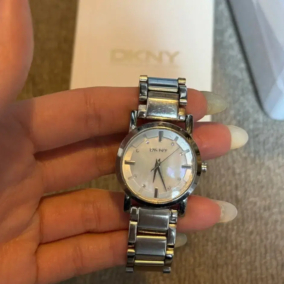 DKNY 여성 클래식 시계