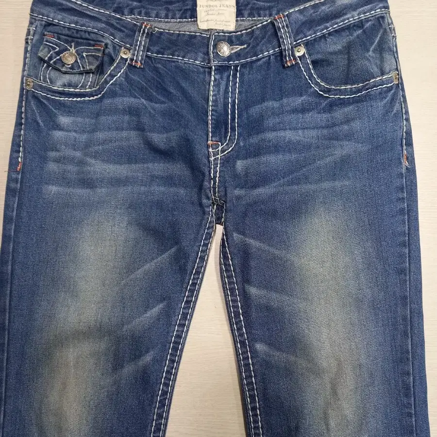 33 JUNDOL JEANS 골반 워싱 스판 부츠컷 33-357