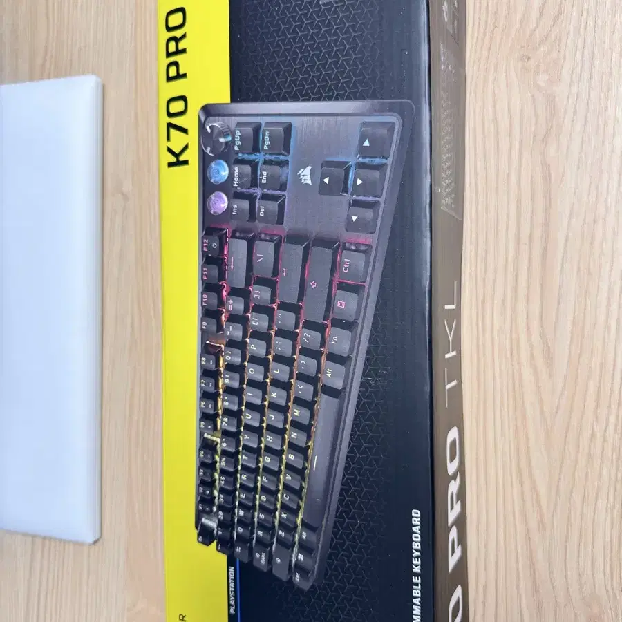 커세어 K70 PRO TKL MGX 래피드트리거 키보드 팝니다