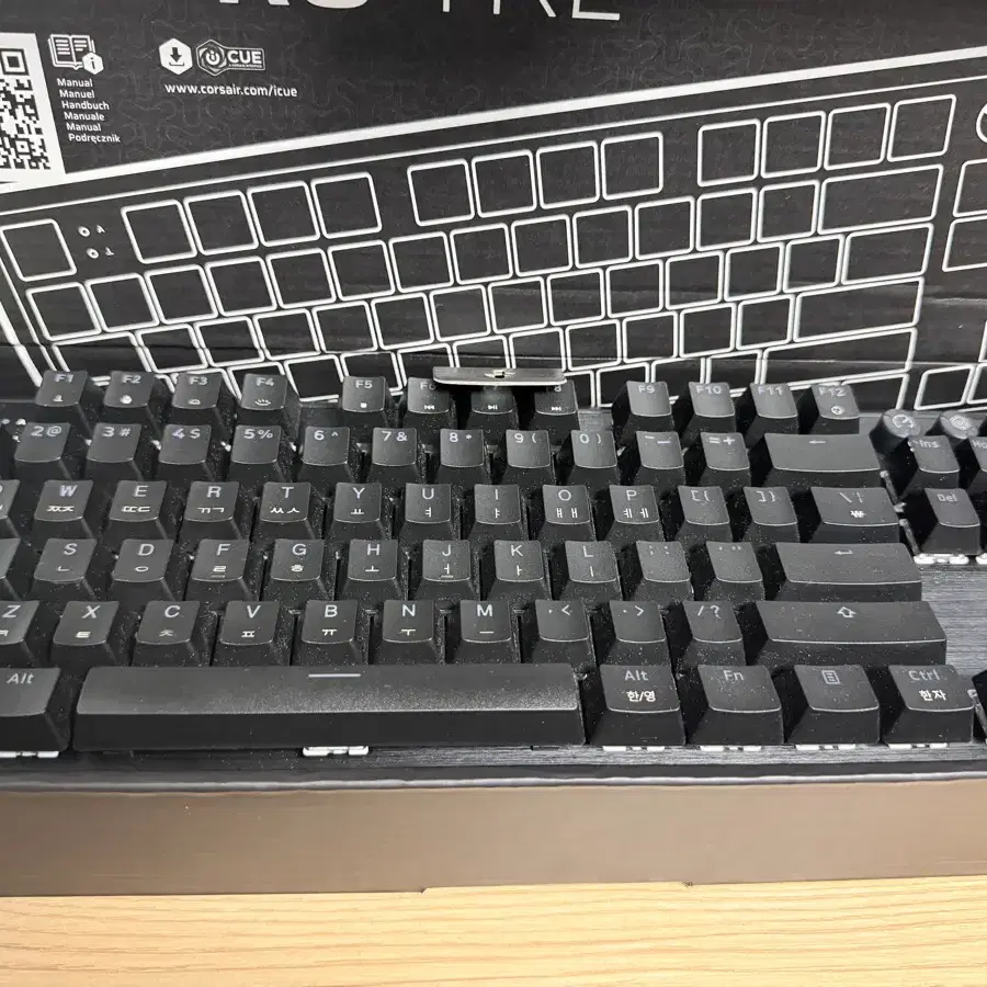 커세어 K70 PRO TKL MGX 래피드트리거 키보드 팝니다