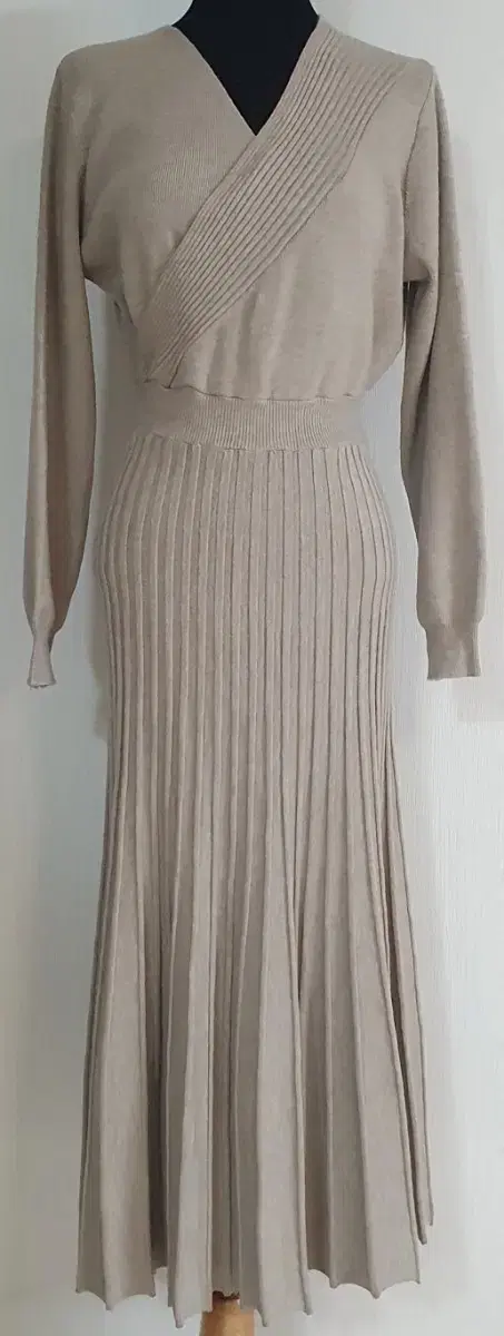 pleated knit long onepiece