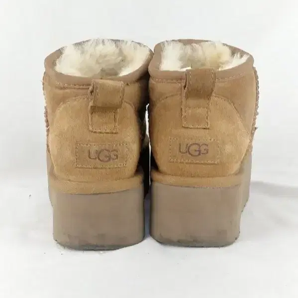 230 UGG 어그 숏츠 플랫폼 체스트넛 양털부츠