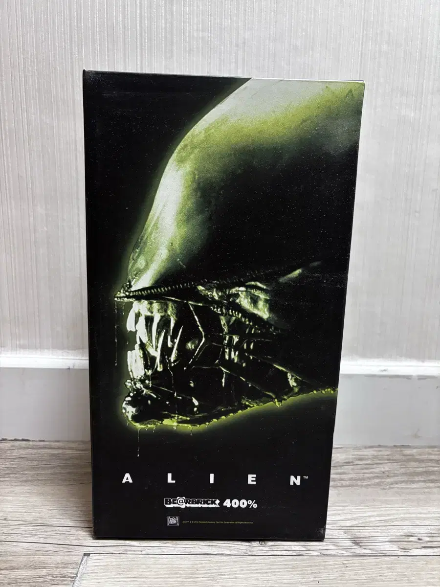 베어브릭 400% BEARBRICK Alien 에일리언 피규어