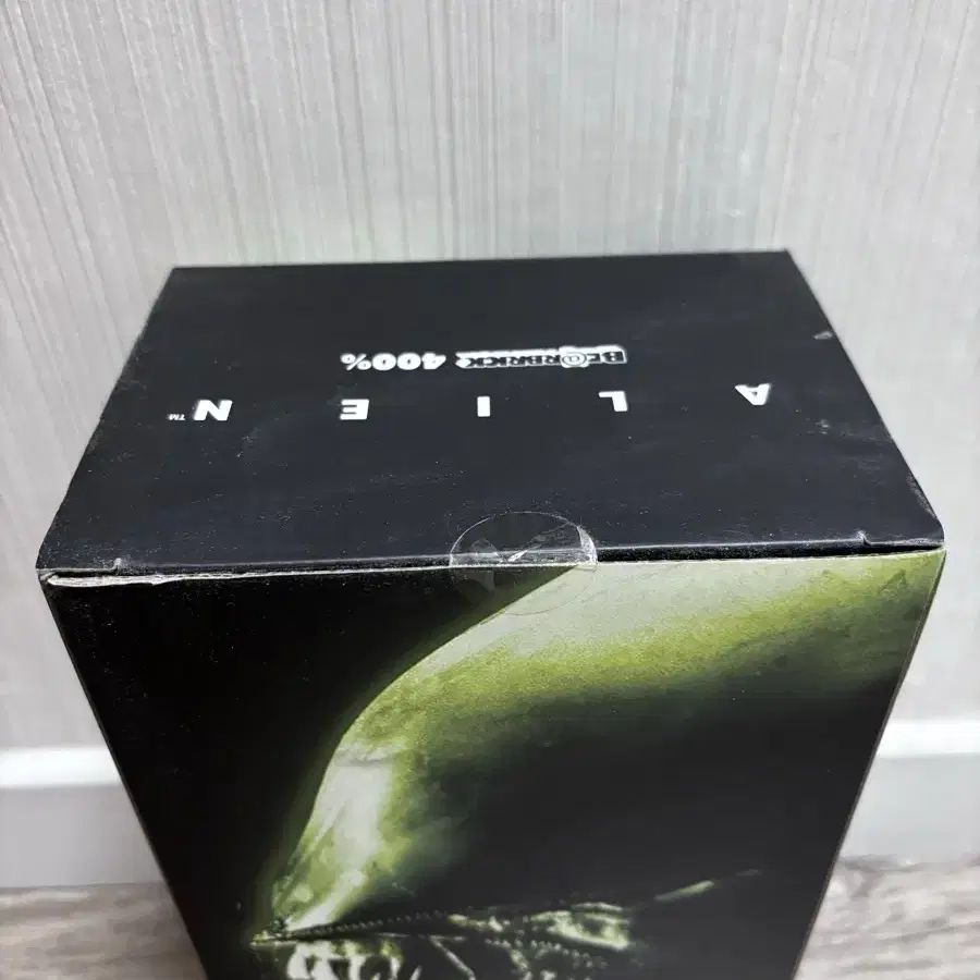 베어브릭 400% BEARBRICK Alien 에일리언 피규어