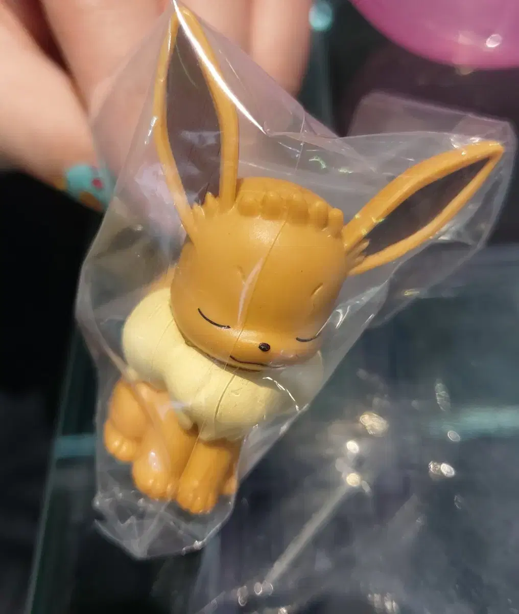 Pikemon Kubuk Shoulder Kung Eevee Figure