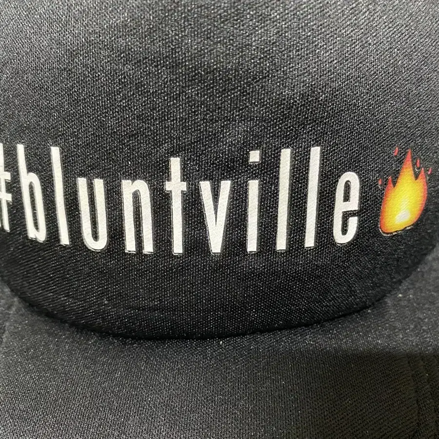 Bluntville vintage trucker cap