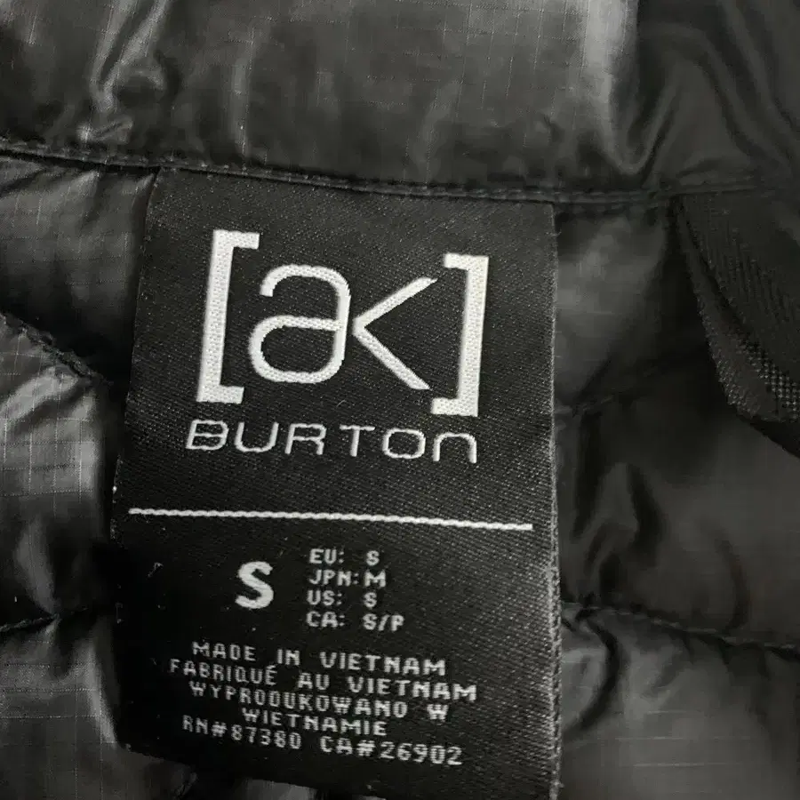 Burton 버튼 ak 경량패딩 블랙 s