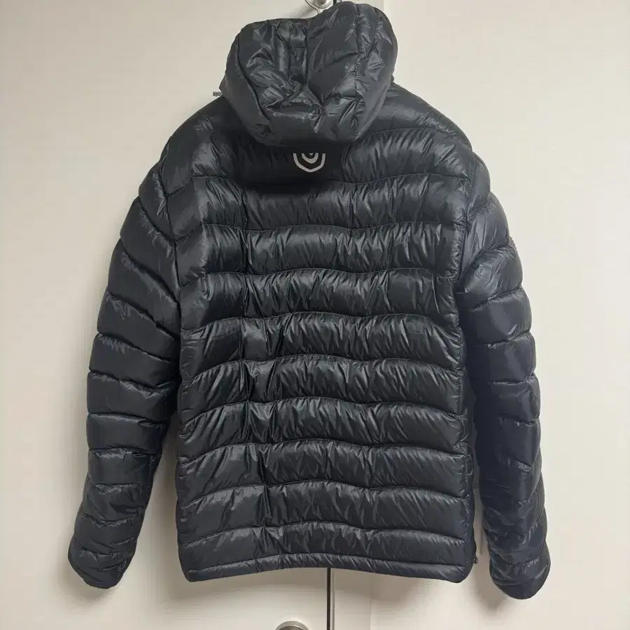 [L] 오스트리야 TORPID HOODED DOWN JACKET (블랙)