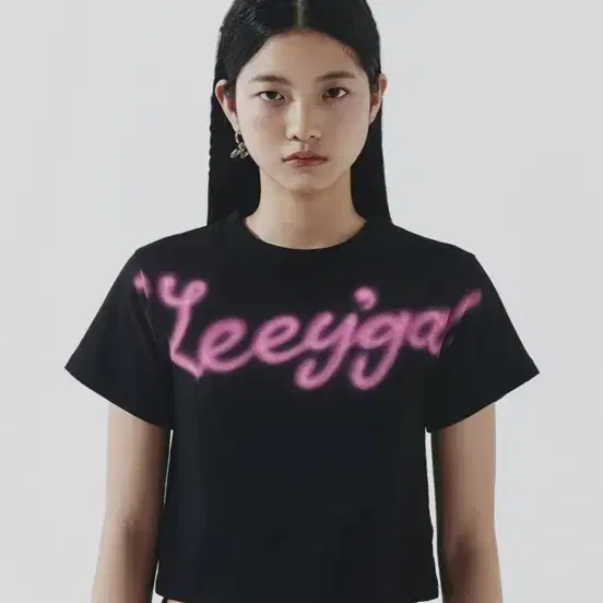 Leey 크롭 반팔티 SPRAY CROPPED T-SHIRT