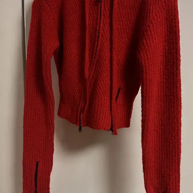 베이컨트 아카이브 MORO KNITTED HOODIE RED