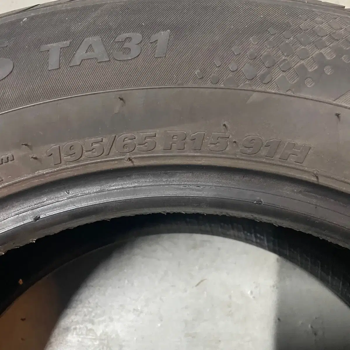 195/65R15 금호타이어 솔루스 TA31 중고타이어 당일장착