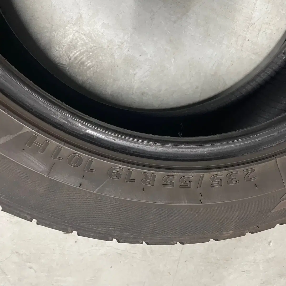 235/55R19 금호타이어 크루젠프리미어 중고타이어 당일장착