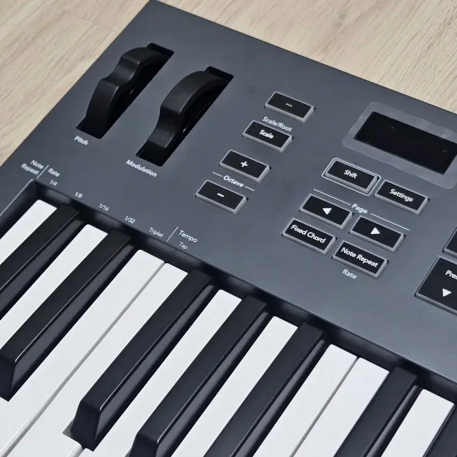 Novation FL Key37 작곡 미디 마스터키보드