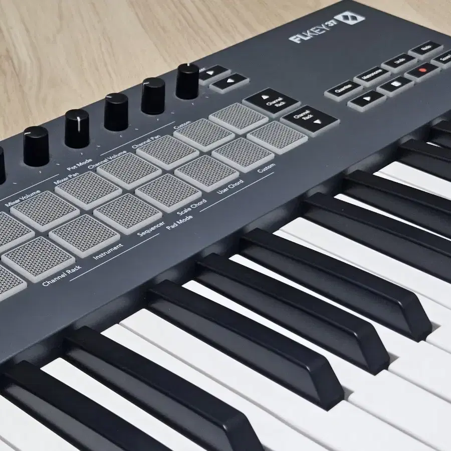 Novation FL Key37 작곡 미디 마스터키보드