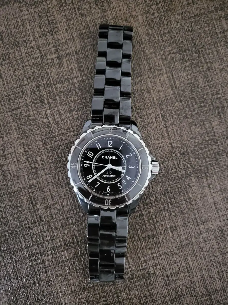 Chanel J12 Black 33mm