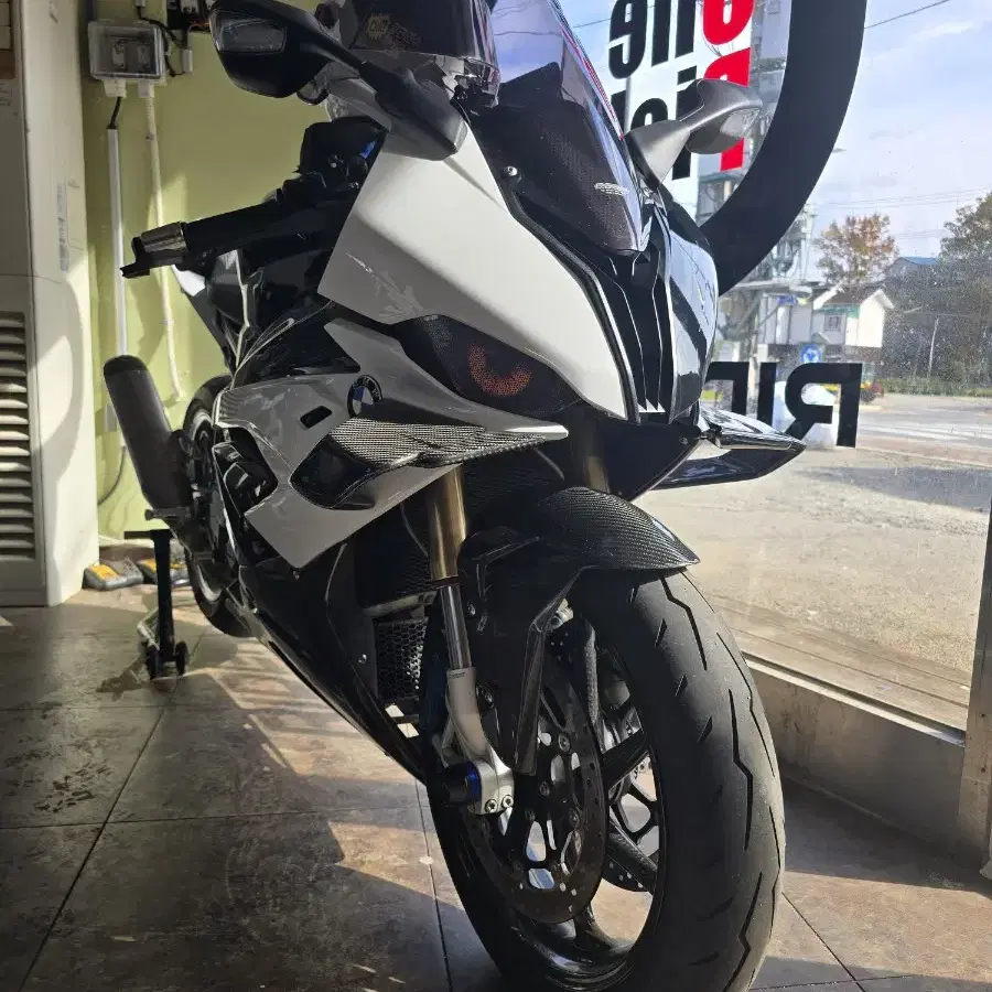 s1000rr m팩 23년식 카본팩 팝니다