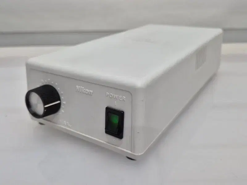 NIKON UN2-PSU100 Microscope Power Supply