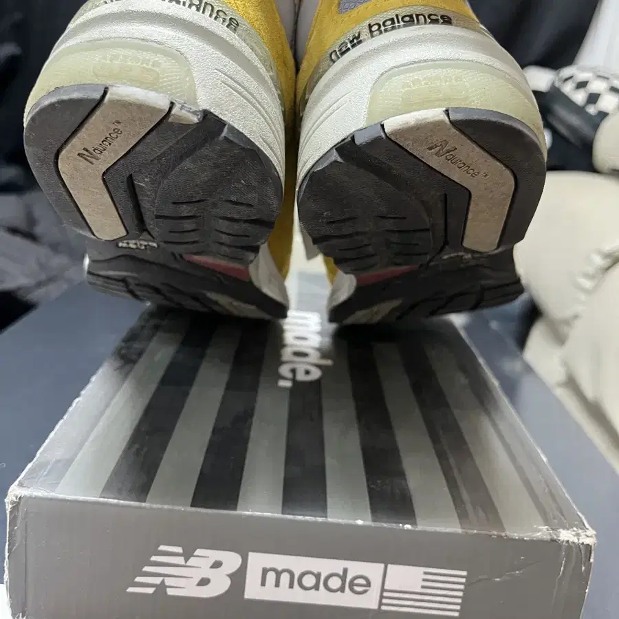 뉴발란스 m992 usa 골드크림 265size