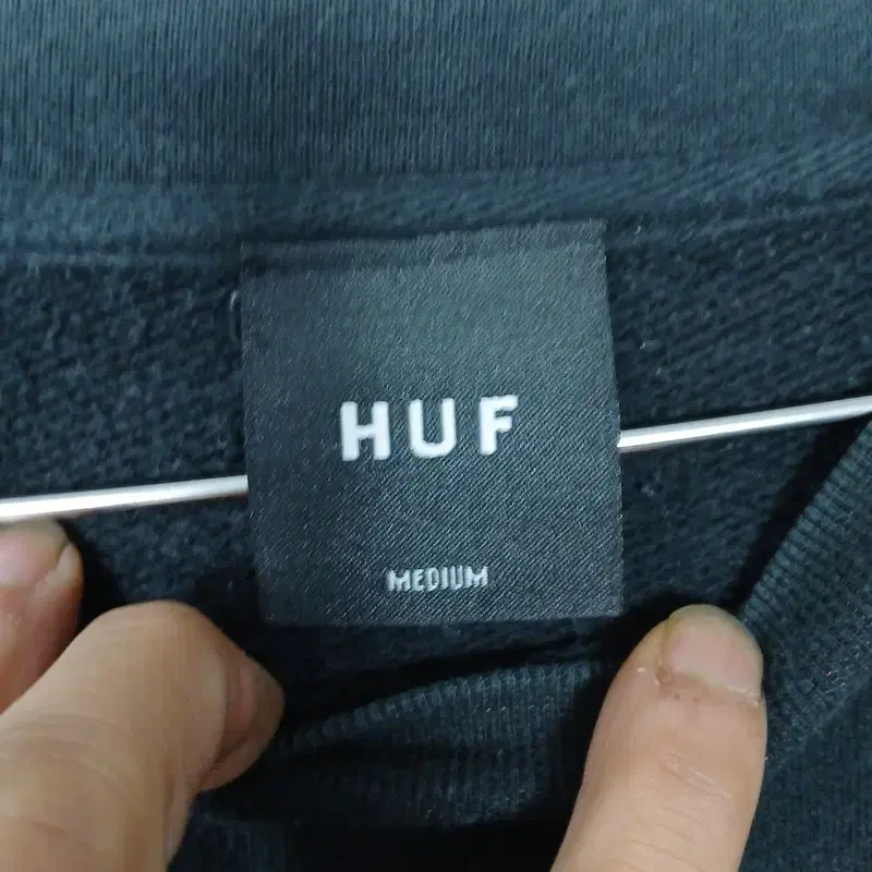 HUF 허프 로고 프린팅 블랙 맨투맨 MEDIUM