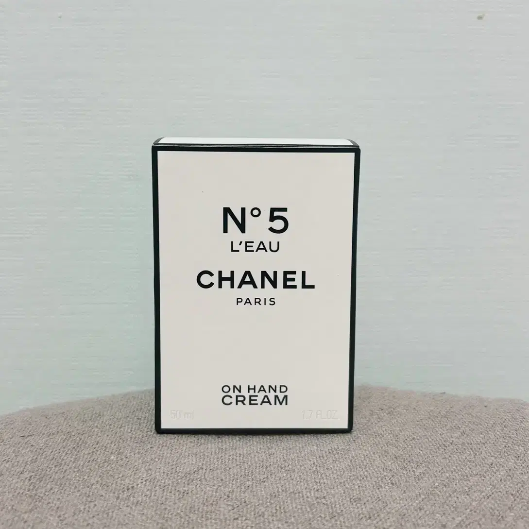 샤넬 no.5 넘버5 로 온 조약돌 핸드크림 50ml(새상품)