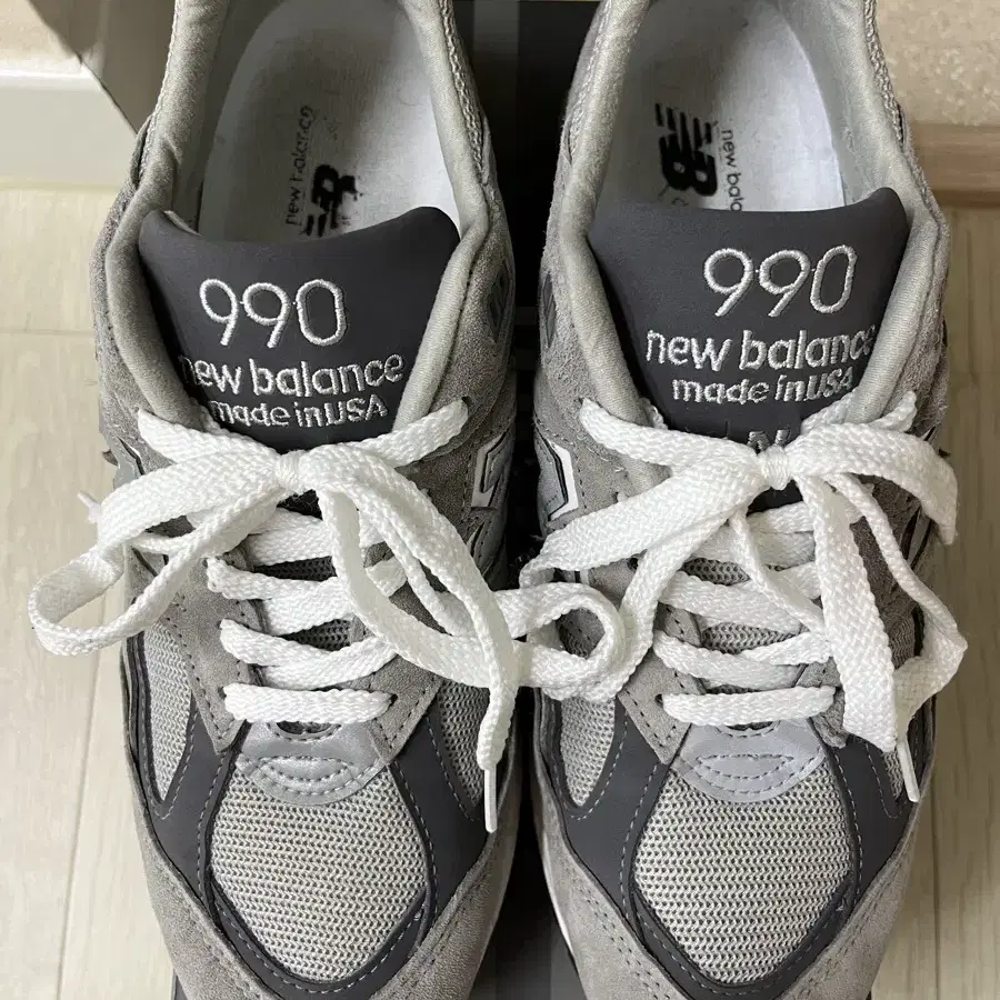 뉴발란스 990V2 M990GR2 US8 260사이즈