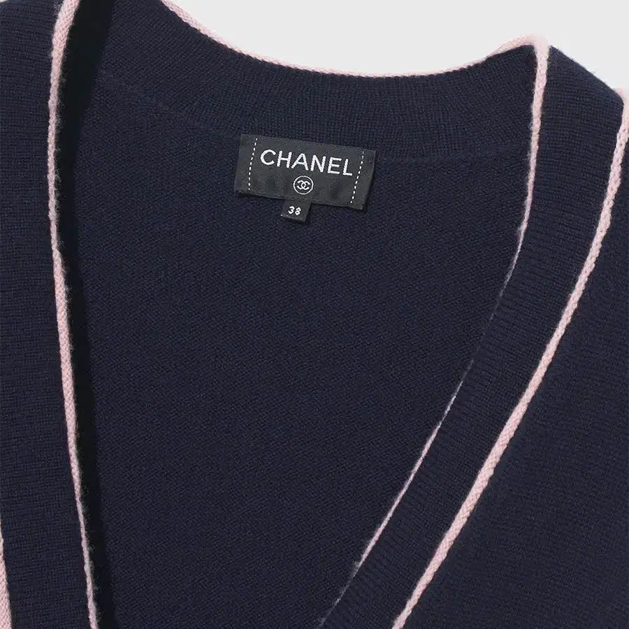 CHANEL knit cardigan