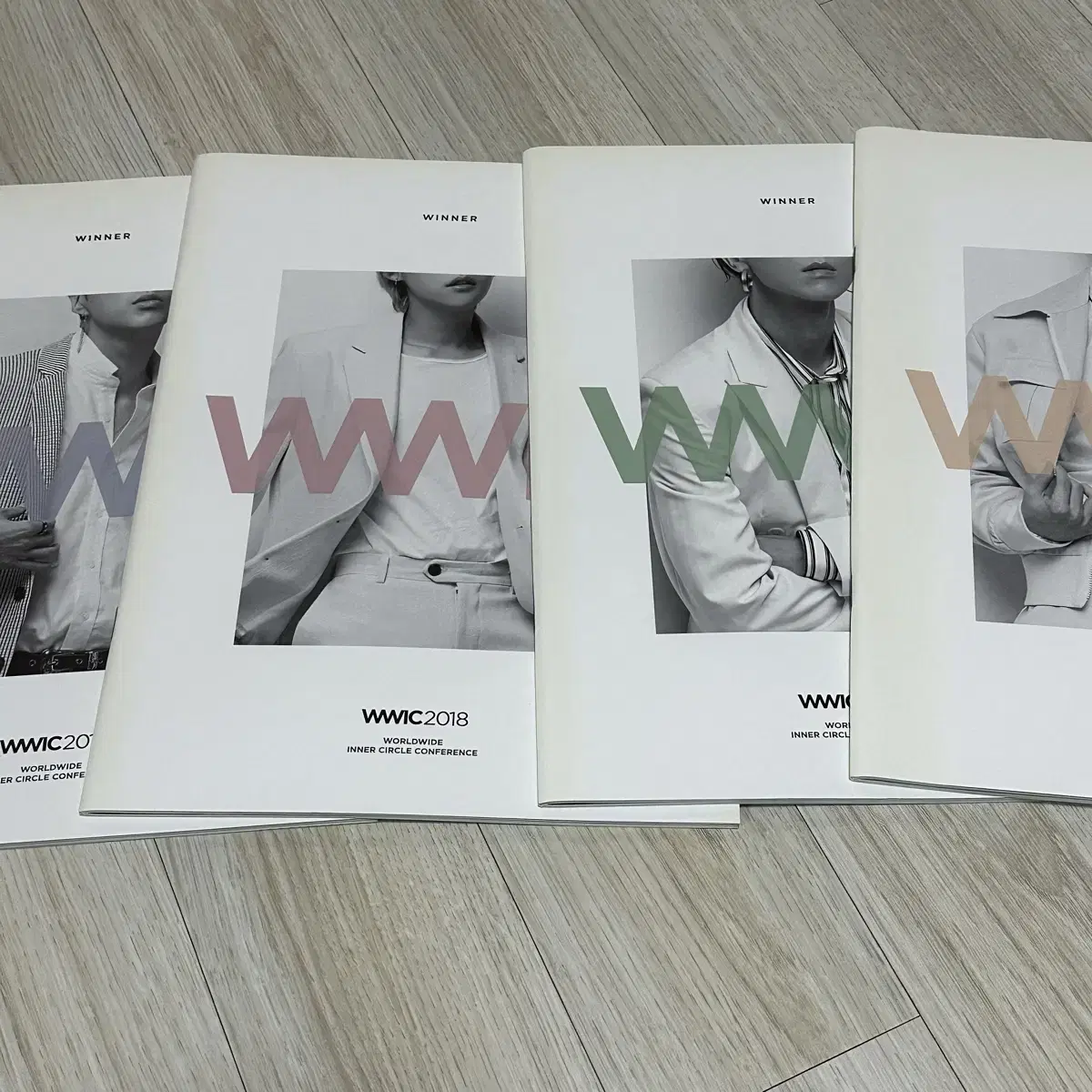 위너 WWIC 포토북