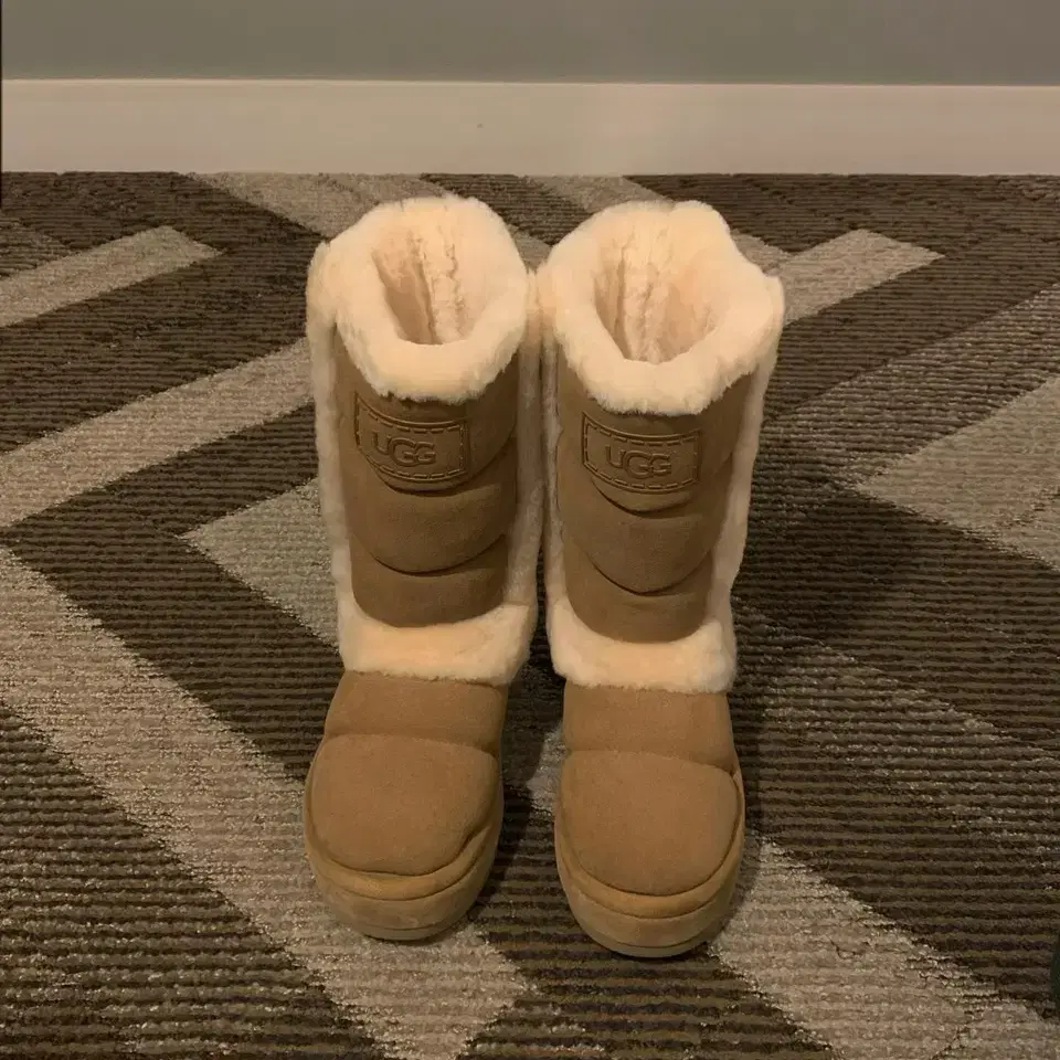 Ugg 어그 클래식 칠라피크 롱 톨 체스트넛