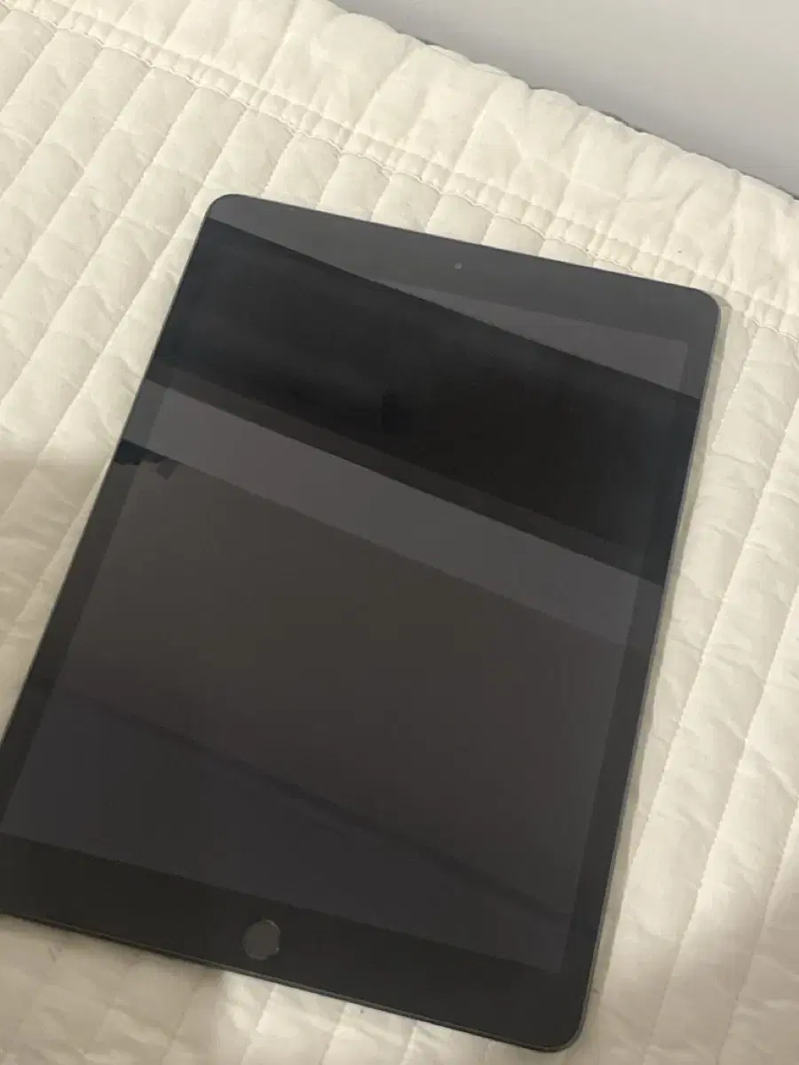 iPad 7th Generation 32GB Boxed