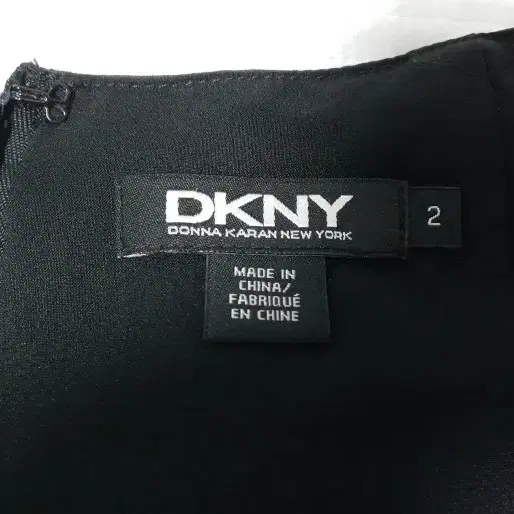 DKNY 플라워 장식 스커트