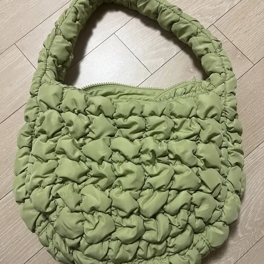 COS Quilted Mini Bag Light Green 가방