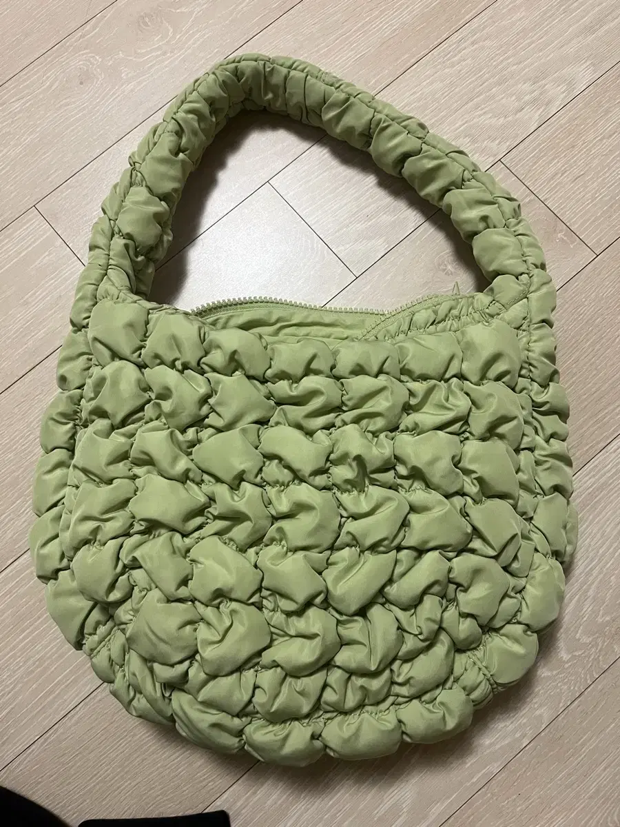 COS Quilted Mini Bag Light Green 가방