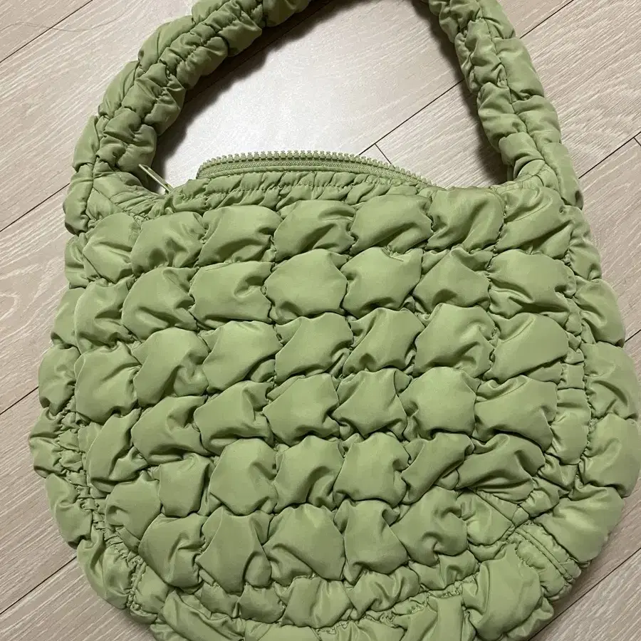 COS Quilted Mini Bag Light Green 가방