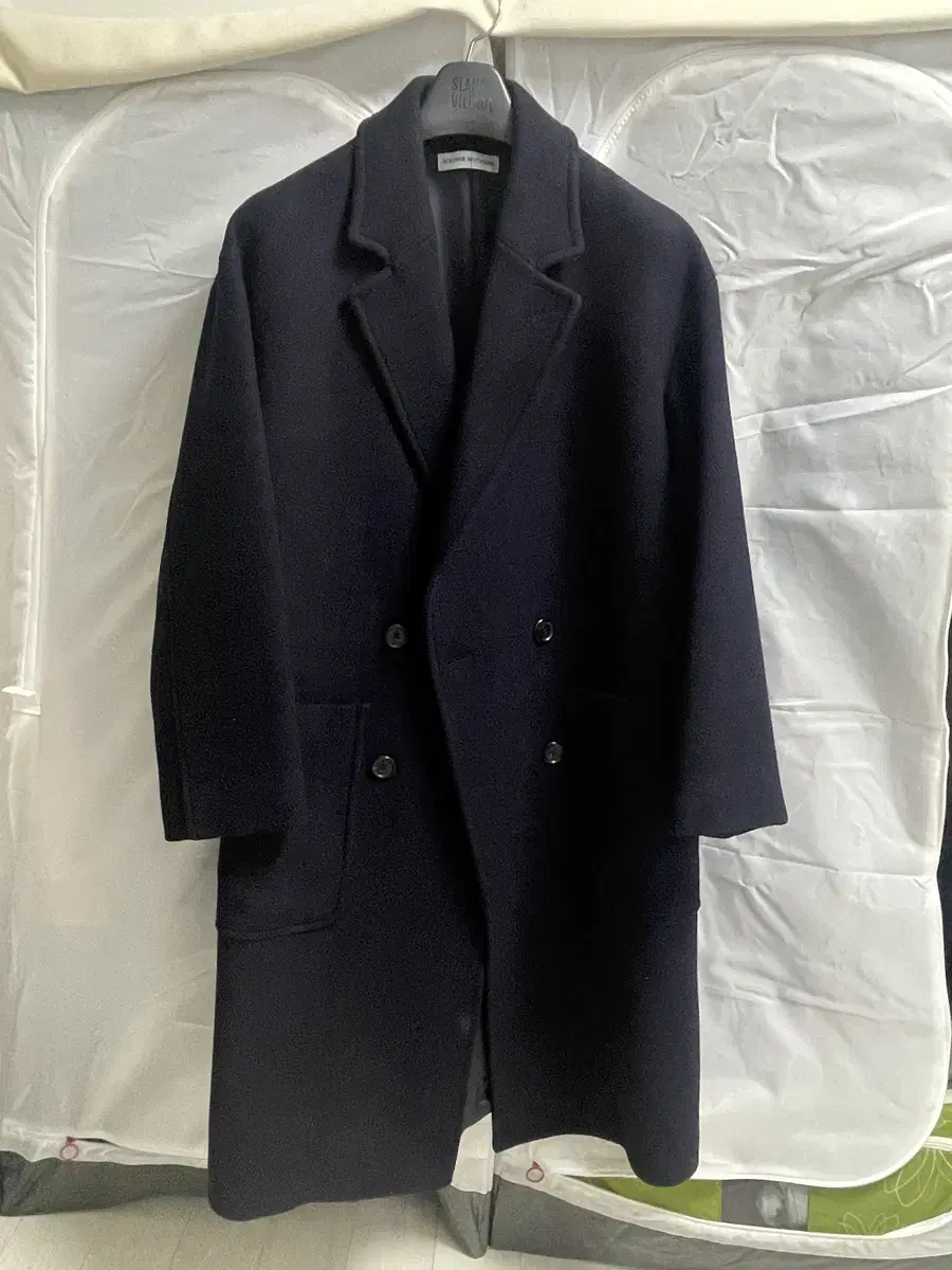 [95] Double-breasted, semi-loose-fitting cashmere-blend coat navy