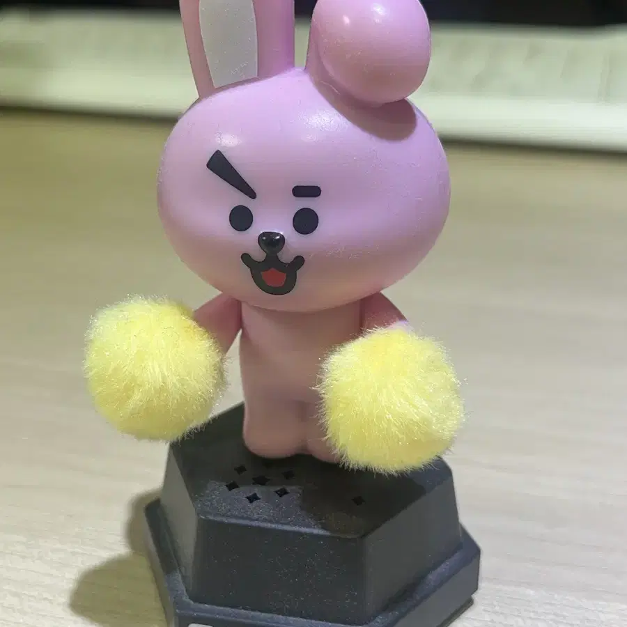 bt21 쿠키 피규어 팝니다