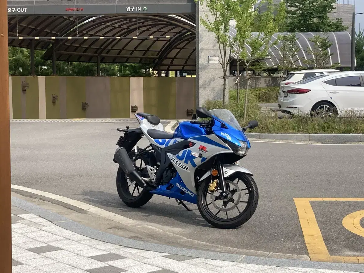 스즈키 gsx-r125 21년식 스페셜카울 개인