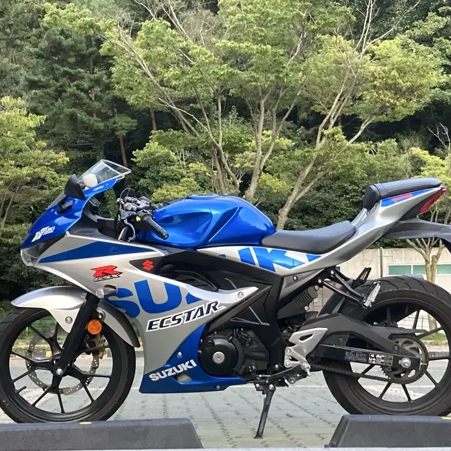 스즈키 gsx-r125 21년식 스페셜카울