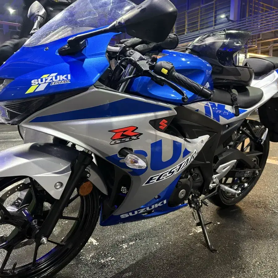 스즈키 gsx-r125 21년식 스페셜카울 개인