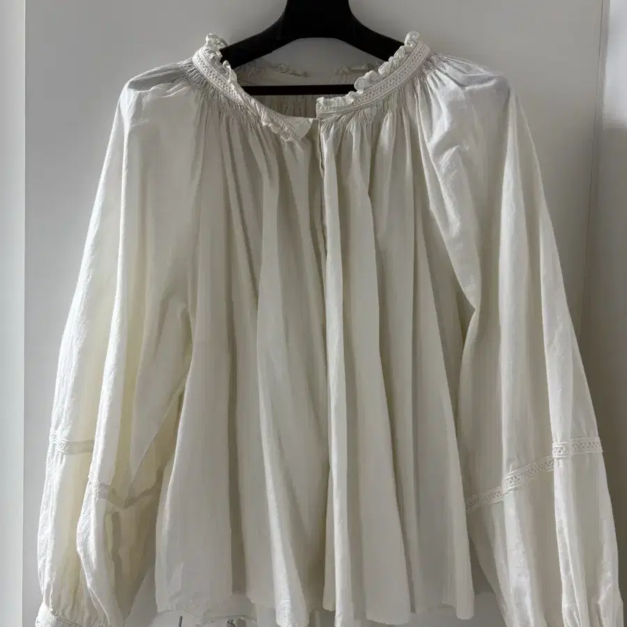 위드아웃썸머 위아썸 withoutsummer river blouse