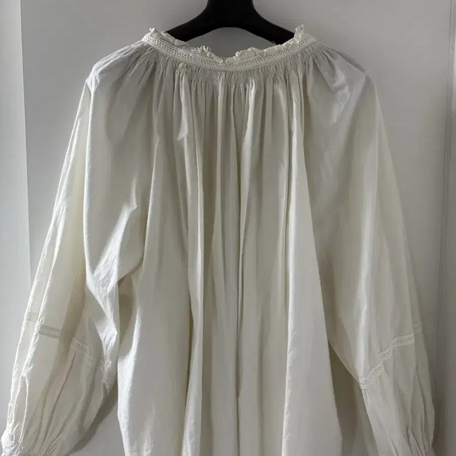 위드아웃썸머 위아썸 withoutsummer river blouse