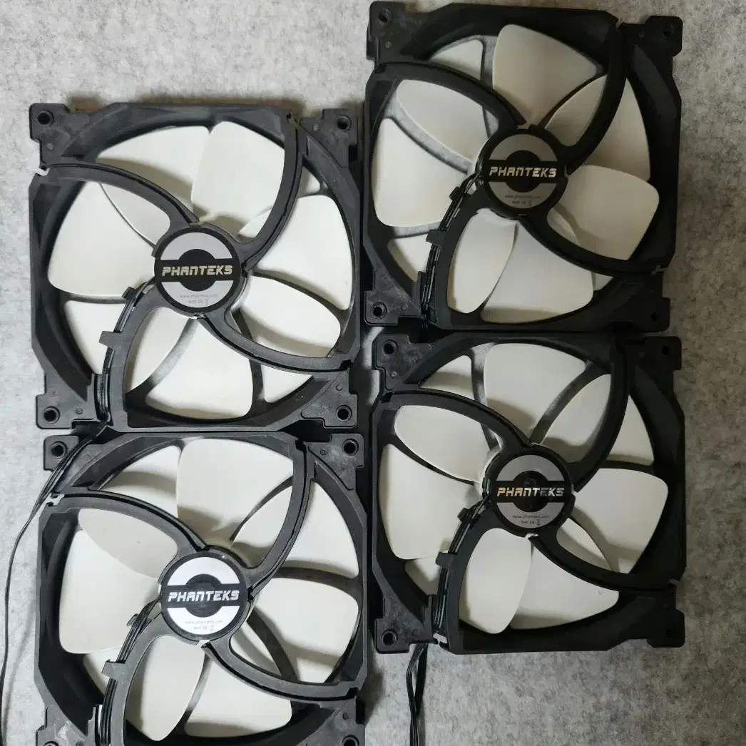 phanteks 140mm 3핀 케이스 쿨러 4개