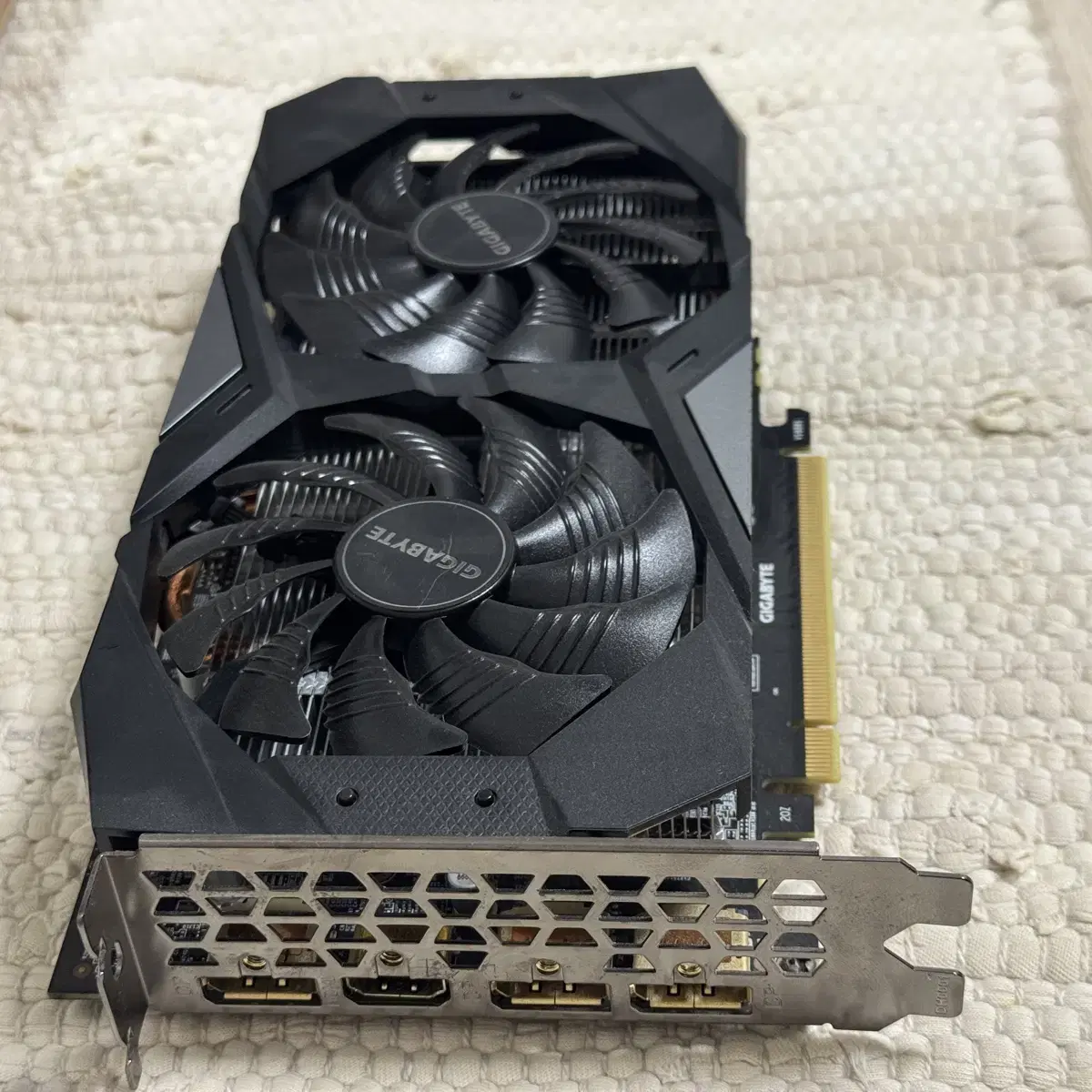 기가바이트 gtx1660 super 그래픽카드