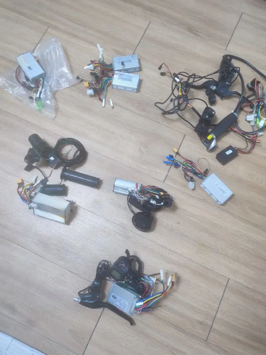 Electric scooter parts bulk controllers I'm selling 13 of all 48-24v controls.